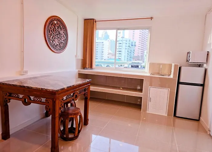 Crane Nest 14 Loft With Views Over Sathorn Bangkok